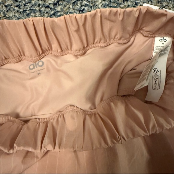 NWT ALO YOGA Pinstripe Daylight Mini Skirt Pink Quartz Ivory - Picture 8 of 9